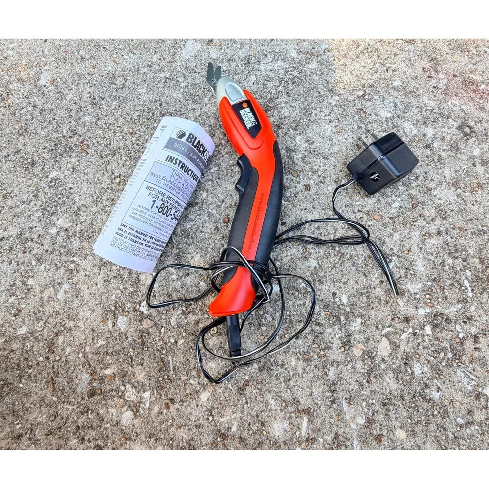 Black & Decker SZ360 3.6V Powered Scissors Cordless Electric Shears with Charger